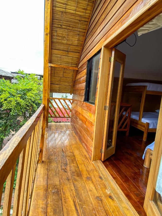 Hostal Tortuga Dorada Puerto López Exterior foto